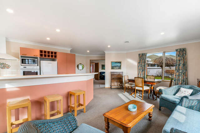 89B Molyneux Avenue