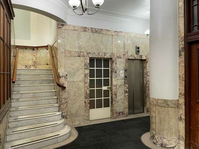 442 Moray Place (Public Trust building)