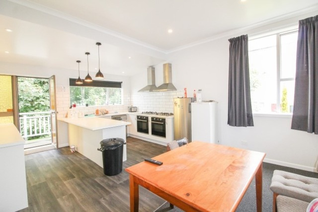 Room 3/13 Russell Street