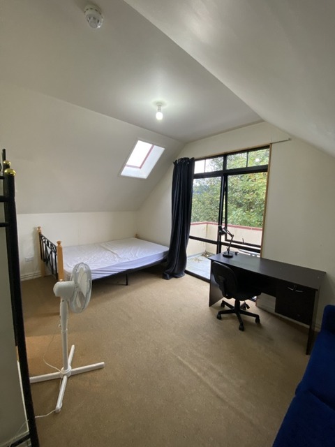 Room 11/63A Queen Street
