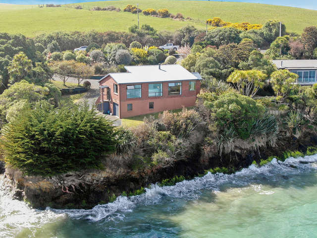 1359 Taieri Mouth Road